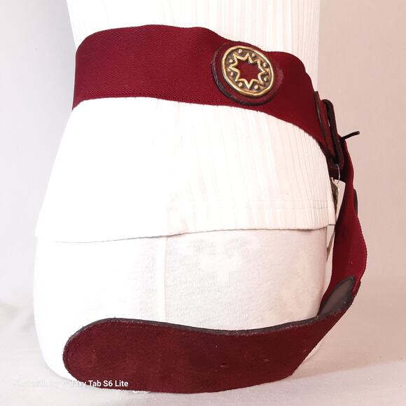 Vintage Audrey Jones Womens Suede Ends Elastic Belt 2X Waist BrassTone Conchos - Picture 2 of 10